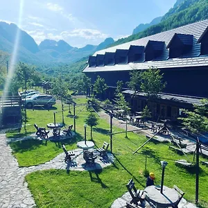 Pensión Alpine, Boge